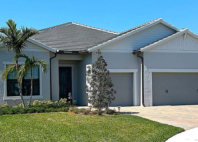Property at 410 SE Vallarta Dr, Port Saint Lucie, FL 34984, 3 beds, 2.5 baths