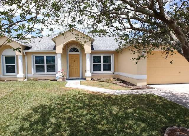 Property at 5226 NW North Piper Cir, Port Saint Lucie, FL 34986, 4 beds, 2 baths