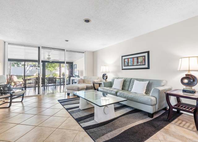 Property at 4234 Deste Ct, Lake Worth, FL 33467, 3 beds, 2.5 baths