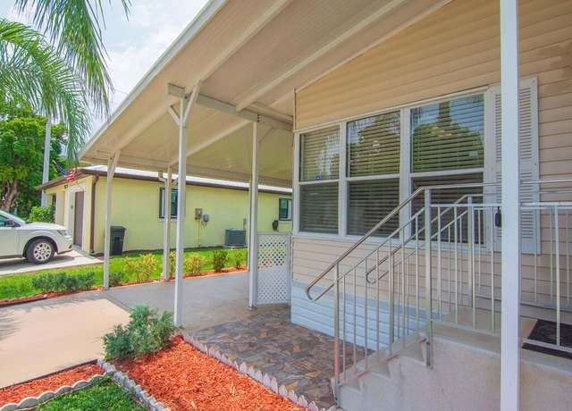 Property at 3 Espanola Ln, Port Saint Lucie, FL 34952, 2 beds, 2 baths