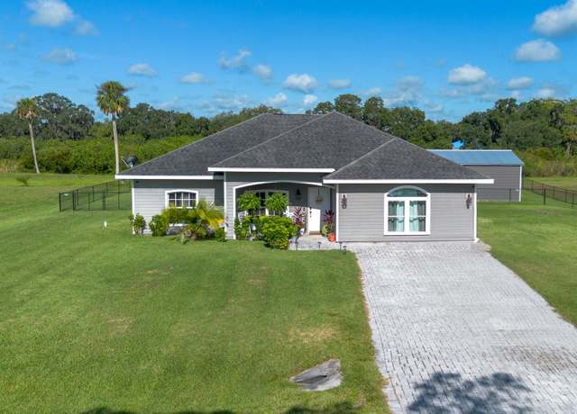Property at 1402 SE 12th Dr, Okeechobee, FL 34974, 3 beds, 2 baths