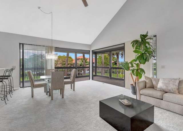 Property at 19337 Sabal Lake Dr, Boca Raton, FL 33434, 1 bed, 1.5 baths