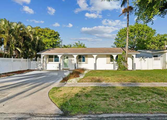 Property at 718 NW 9th Ave, Dania Beach, FL 33004, 5 beds, 3 baths