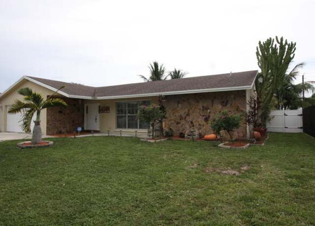 Property at 5199 Woodstone Cir E, Lake Worth, FL 33463, 4 beds, 2 baths