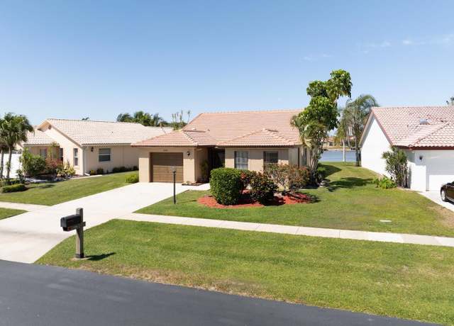Property at 8336 Bonita Isle Dr, Lake Worth, FL 33467, 4 beds, 2 baths