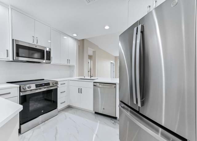 Property at 12510 Crystal Pointe Dr #102, Boynton Beach, FL 33437, 3 beds, 2 baths