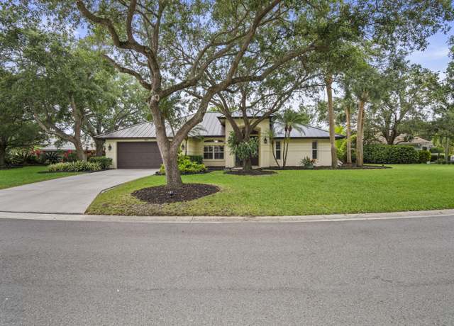 Property at 721 SW Lighthouse Dr, Palm City, FL 34990, 3 beds, 2.5 baths