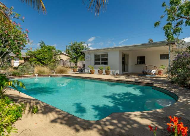 Property at 204 SW 10th Ave, Boynton Beach, FL 33435, 2 beds, 1.5 baths
