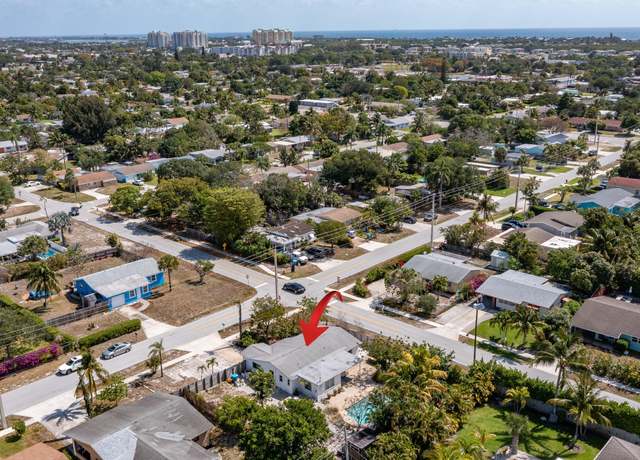 Property at 204 SW 10th Ave, Boynton Beach, FL 33435, 2 beds, 1.5 baths