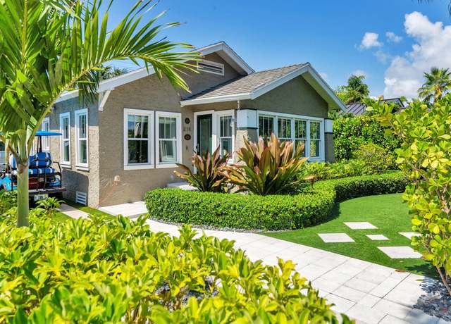 Property at 216 Lakeland Dr, West Palm Beach, FL 33405, 3 beds, 2 baths