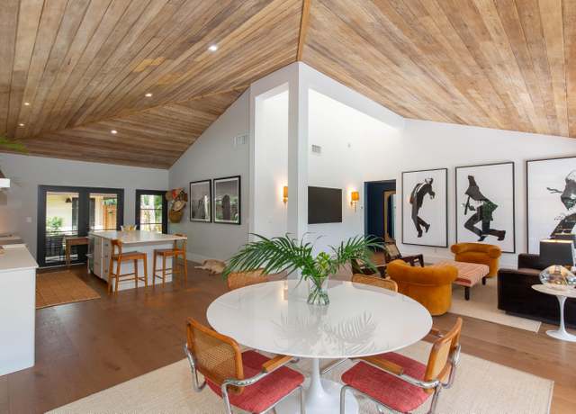 Property at 11669 Wimbledon Cir, Wellington, FL 33414, 3 beds, 3 baths