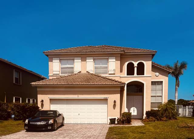 Property at 5526 Place Lake Dr, Fort Pierce, FL 34951, 5 beds, 3 baths