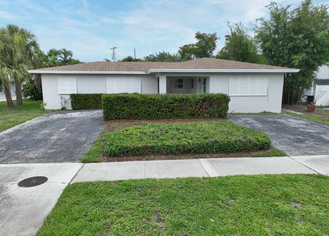 Property at 522 Eastwind Dr, North Palm Beach, FL 33408, 5 beds, 4 baths