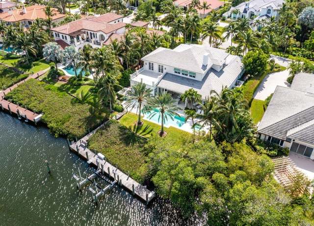 Property at 6978 SE Harbor Cir, Stuart, FL 34996, 4 beds, 4.5 baths