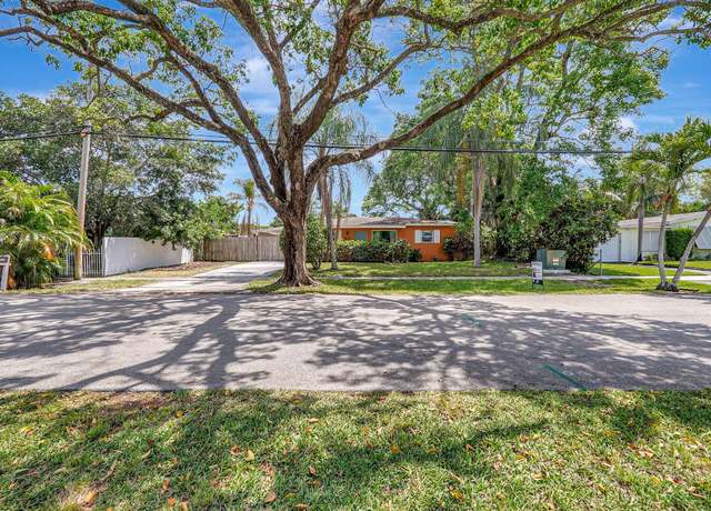 Property at 4633 SW 31st Dr, West Park, FL 33023, 4 beds, 3.5 baths