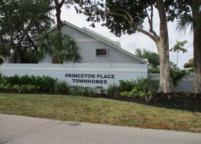 Property at 310 SE 2nd Ave Unit A3, Deerfield Beach, FL 33441, 3 beds, 2.5 baths