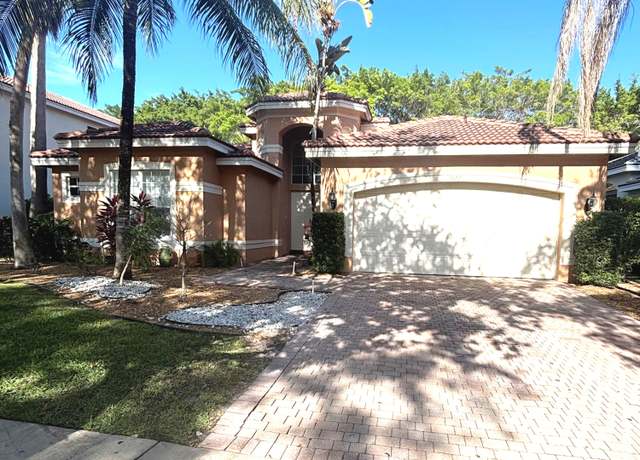 Property at 9722 Napoli Woods Ln, Delray Beach, FL 33446, 4 beds, 2.5 baths