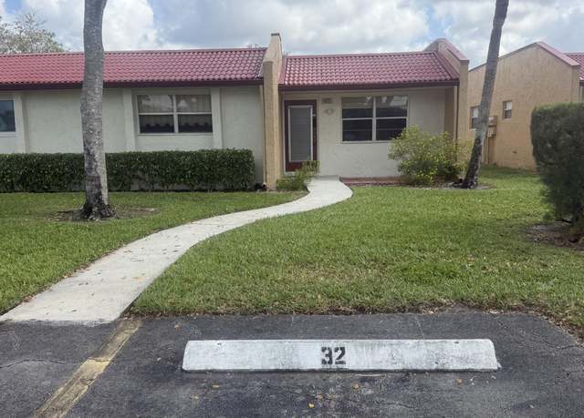 Property at 425 Lake Helen Dr, West Palm Beach, FL 33411, 2 beds, 2 baths