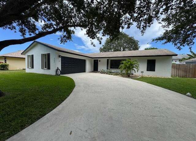 Property at 4392 Colette Dr, Tequesta, FL 33469, 3 beds, 2 baths