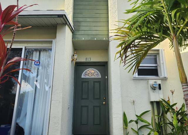 Property at 813 Crystal Lake Dr, Deerfield Beach, FL 33064, 2 beds, 2.5 baths
