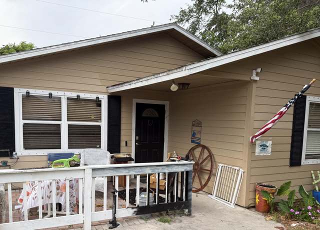 Property at 426 15th Pl SW, Vero Beach, FL 32962, 2 beds, 2 baths