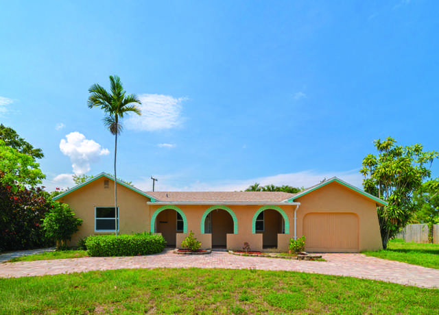 Property at 103 E Shannondale Rd E, Cloud Lake, FL 33406, 4 beds, 3 baths