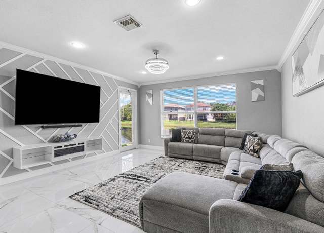 Property at 2196 Oakmont Dr, Riviera Beach, FL 33404, 4 beds, 2.5 baths