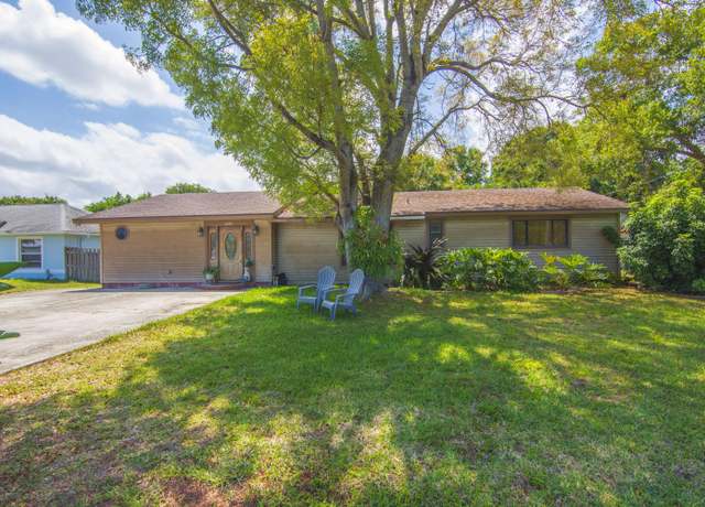 Property at 5803 Cassia Dr, Fort Pierce, FL 34982, 3 beds, 2 baths