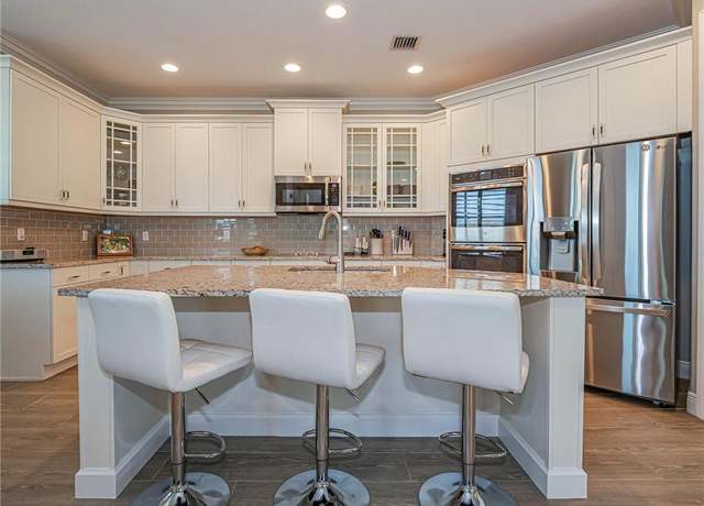 Property at 4836 Four Lakes Cir SW, Vero Beach, FL 32968, 3 beds, 2.5 baths