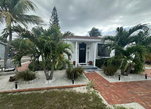 Property at 716 S Broadway, Lantana, FL 33462, 2 beds, 1 bath