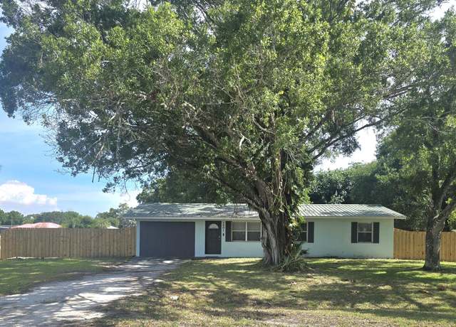 Property at 1001 NW 7 St, Okeechobee, FL 34972, 3 beds, 2 baths