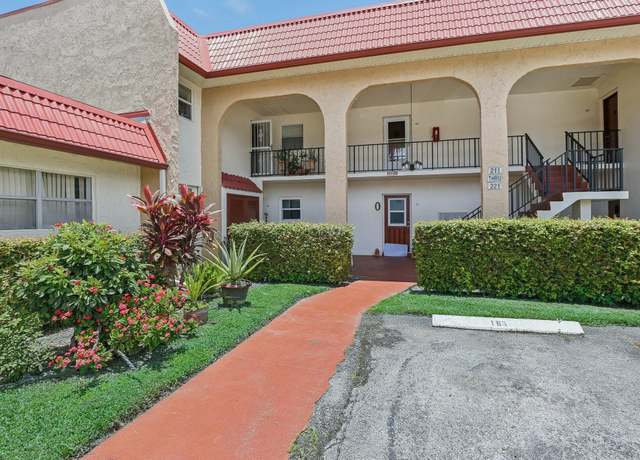 Property at 215 Lake Carol Dr, West Palm Beach, FL 33411, 2 beds, 2 baths