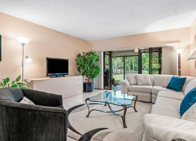Property at 5087 Oak Hill Ln #315, Delray Beach, FL 33484, 2 beds, 2 baths