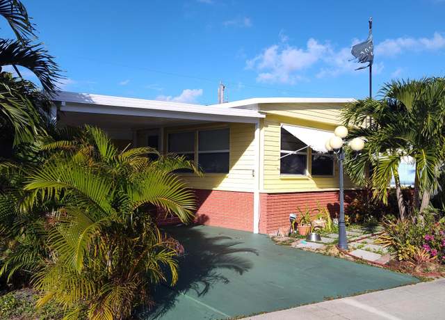 Property at 4215 Meadow View Dr, Boynton Beach, FL 33436, 4 beds, 2.5 baths