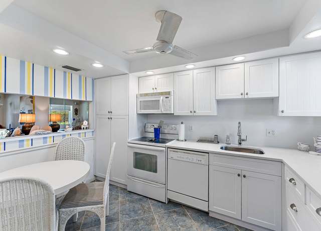 Property at 3186 Via Poinciana #111, Lake Worth, FL 33467, 2 beds, 2 baths