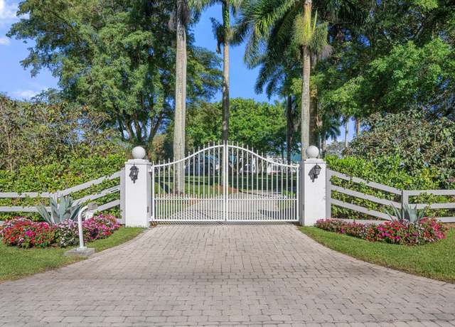 Property at 3220 Santa Barbara Dr, Wellington, FL 33414, 6 beds, 7 baths