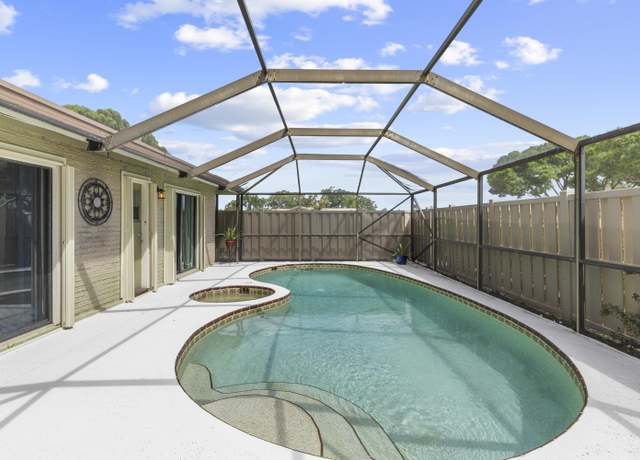 Property at 5652 Golden Eagle Cir, Palm Beach Gardens, FL 33418, 3 beds, 2 baths