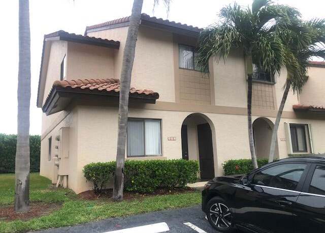 Property at 22065 Las Brisas Cir #401, Boca Raton, FL 33433, 3 beds, 2.5 baths