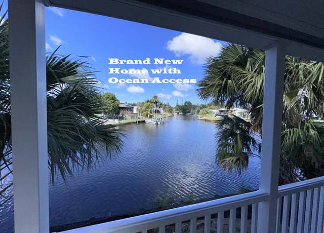 Property at 111 SE Paradise Pl, Stuart, FL 34997, 2 beds, 2 baths