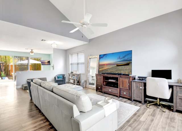 Property at 7989 Lakewood Cove Ct, Lake Worth, FL 33467, 3 beds, 2.5 baths
