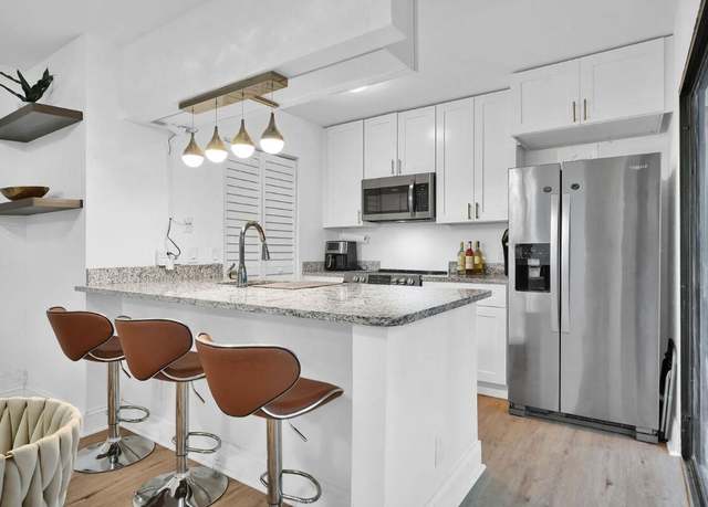 Property at 22388 Pineapple Walk Dr, Boca Raton, FL 33433, 3 beds, 2 baths