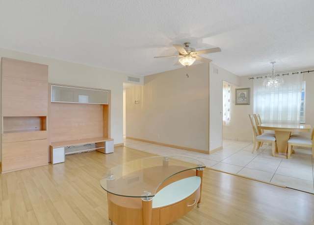 Property at 426 Burgundy I, Delray Beach, FL 33484, 2 beds, 2 baths