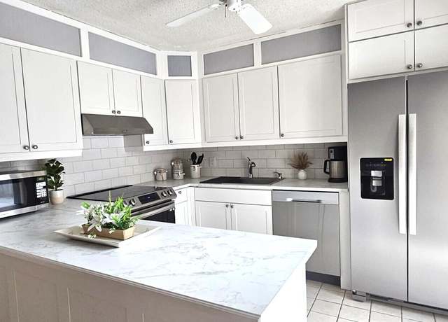 Property at 335 S Waverly Pl Unit 7a, Vero Beach, FL 32960, 2 beds, 2.5 baths