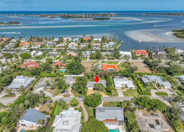 Property at 10 Middle Rd, Sewalls Point, FL 34996, 2 beds, 2 baths