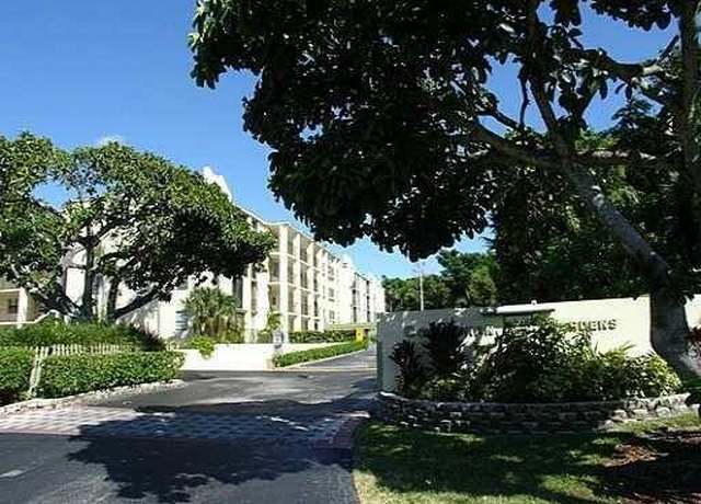 Property at 501 SW 11th Pl #412, Boca Raton, FL 33432, 3 beds, 2 baths