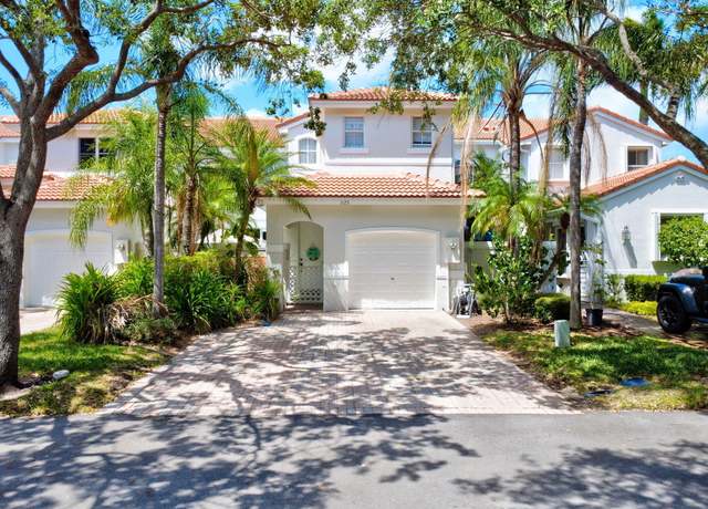 Property at 1125 Canella Ln, Hollywood, FL 33019, 3 beds, 2.5 baths