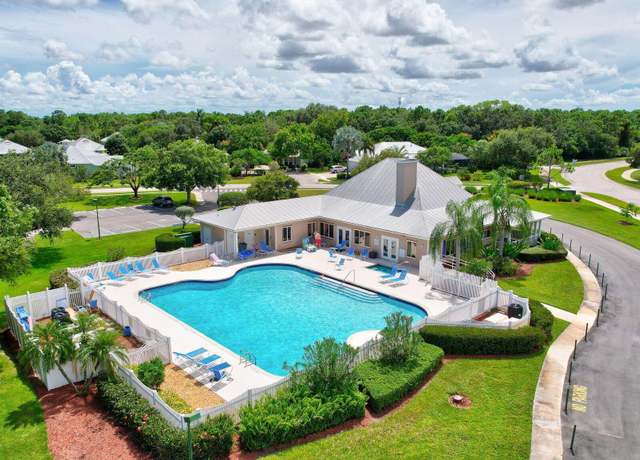 Property at 650 NE Waters Edge Ln, Port Saint Lucie, FL 34983, 3 beds, 2.5 baths
