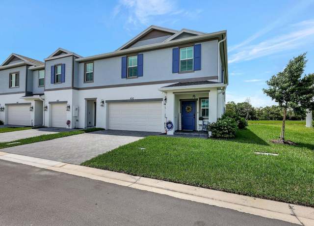 Property at 650 NE Waters Edge Ln, Port Saint Lucie, FL 34983, 4 beds, 2.5 baths