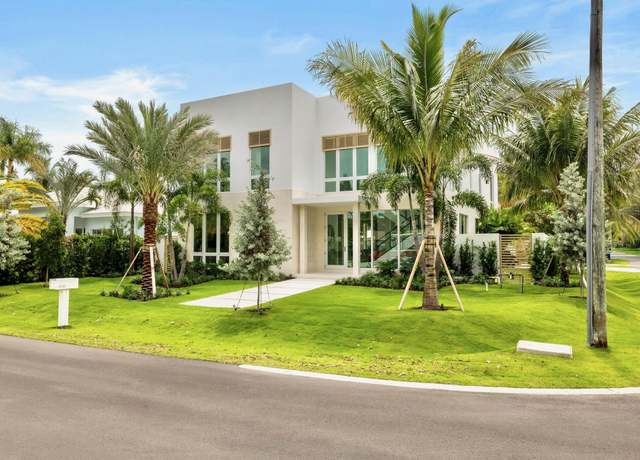 Property at 800 Bond Way, Delray Beach, FL 33483, 5 beds, 5.5 baths