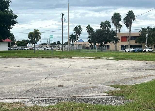 Property at 700 Larrimore Rd, Pahokee, FL 33476